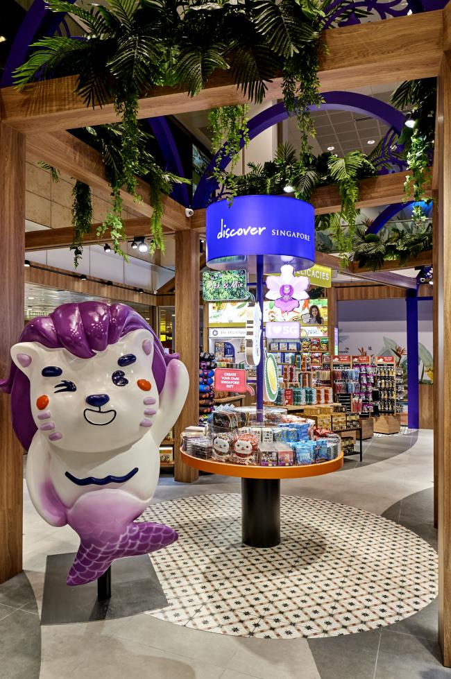 Discover Singapore Terminal 2 concept store newly created “Pick & Mix” spot inspired by the hawker culture. This section also features “MerMer”, Discover Singapore’s rendition of Merlion as the centrepiece.